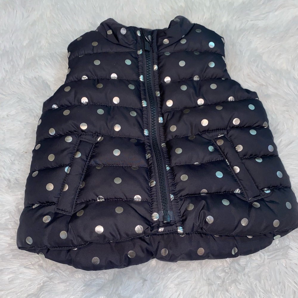 Infant bubble vest with front zipper (non functional pockets) size 12m-18m.